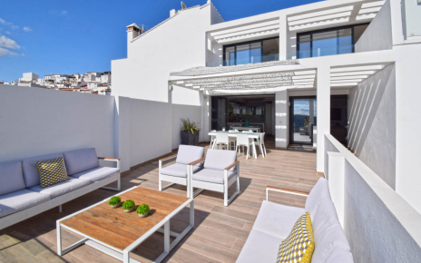 Mid level with fursnished terrace